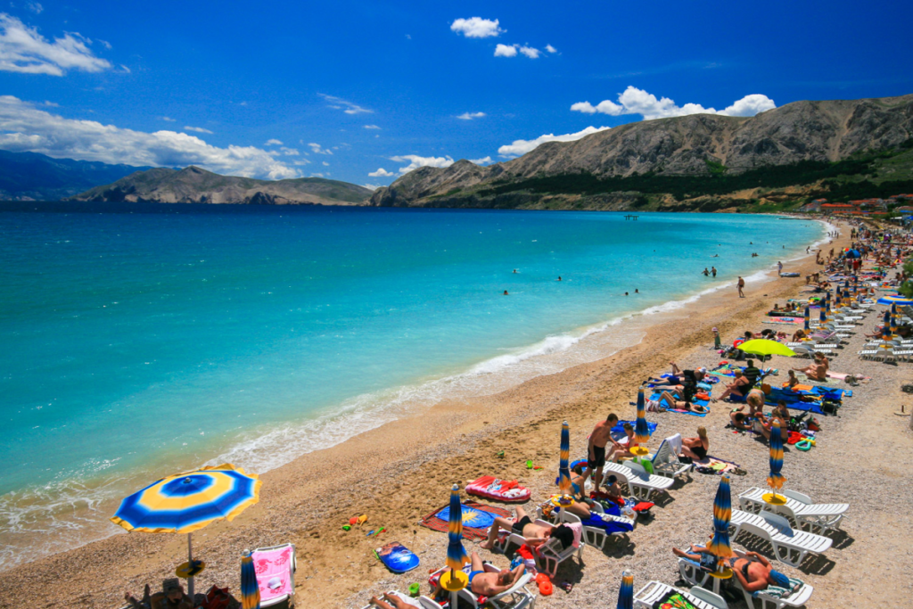 Vela Plaza Beach